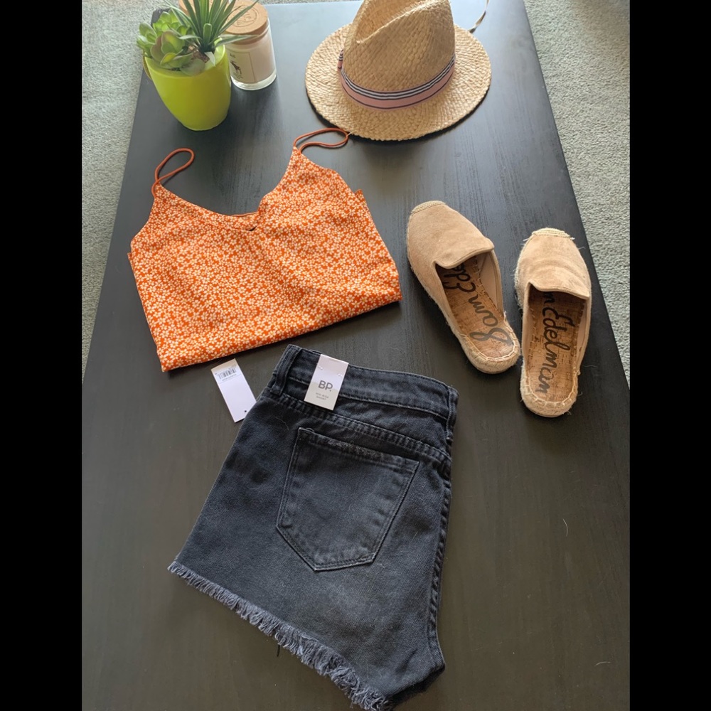 ✨RUSH SALE Nordstrom BP. midrise destroyed shorts✨
